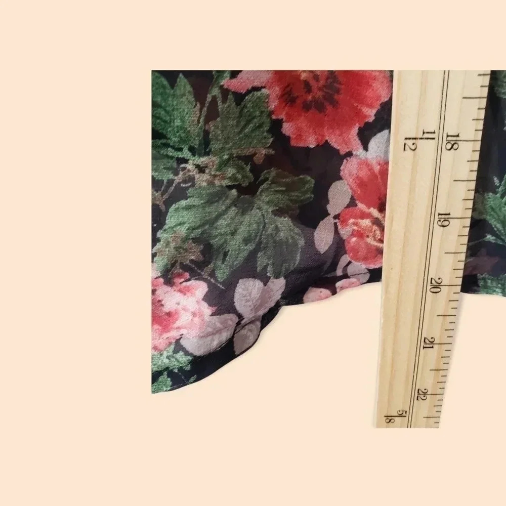 Ambiance apparel flowy crop top   size S - Picture 8 of 9